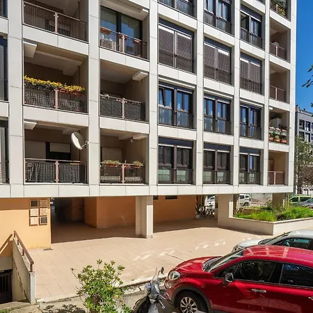 Guesthost - Lovely With Balcony In Appartement *