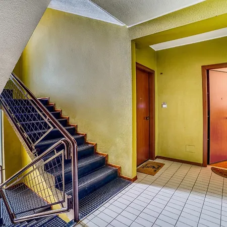 Guesthost - Lovely With Balcony In *