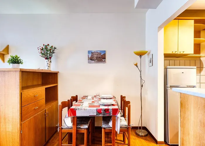 Guesthost - Lovely With Balcony In *