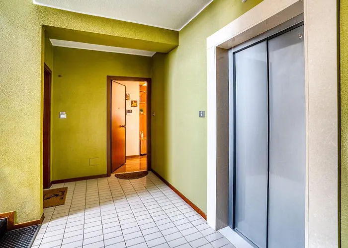 Appartement Guesthost - Lovely With Balcony In Pérouse