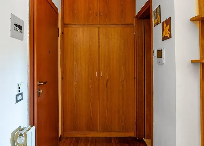 Guesthost - Lovely With Balcony In Pérouse