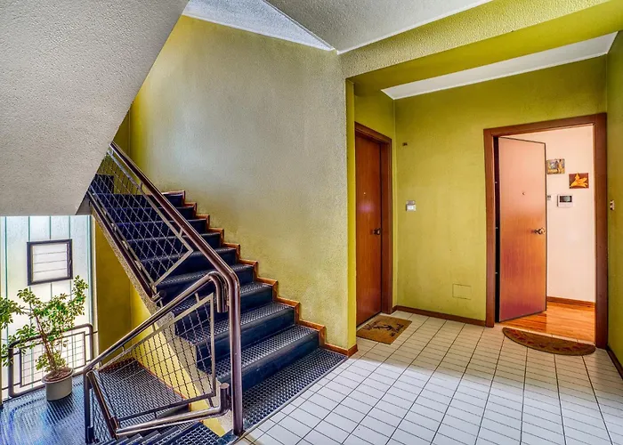 Guesthost - Lovely With Balcony In *