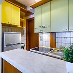 Guesthost - Lovely With Balcony In *