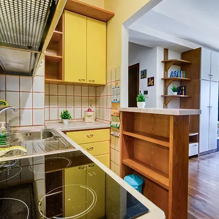 Apartament Guesthost - Lovely With Balcony In Perugia