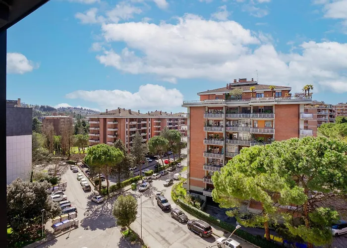 Guesthost - Lovely With Balcony In